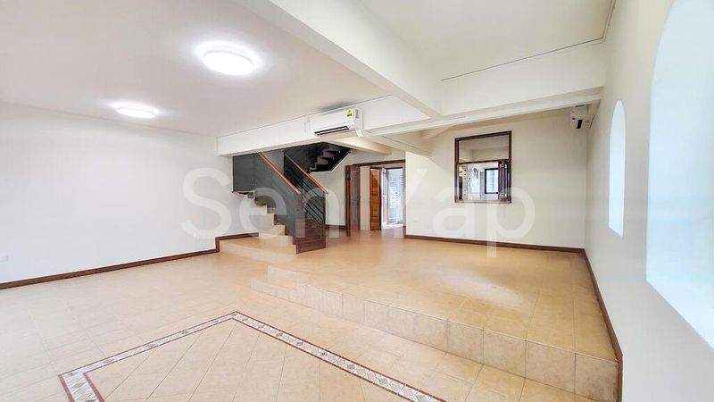 3 Bed Walk-up Apartment (Condo) for Rent in  Chancery Court - Image 10